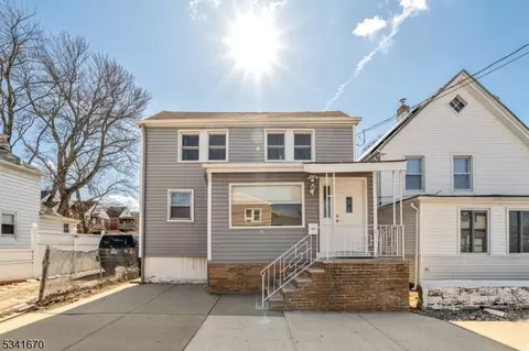 13 Hillery St, Woodland Park, NJ 07424