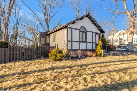 5 Emerson Ln, Warren, NJ 07059 photo 3