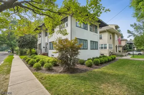 60 S Mountain Ave, Maplewood, NJ 07040