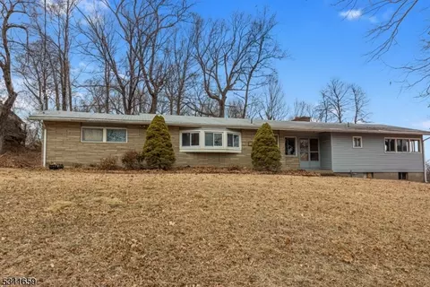 314 Center Grove Rd, Randolph, NJ 07869