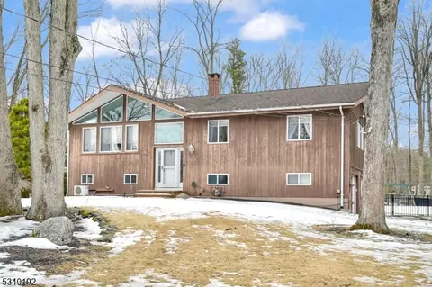 103 Gould Rd, Newfoundland, NJ 07435
