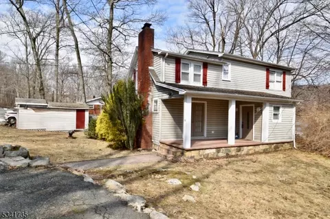 12 Ledgewood Rd, Lake Hopatcong, NJ 07849