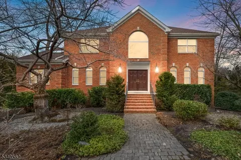 28 Mcdowell Ct, Bridgewater, NJ 08807