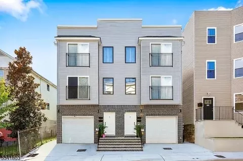316 W Runyon St, Newark, NJ 07108