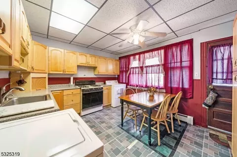 435 12 John St, East Newark, NJ 07029 photo 6