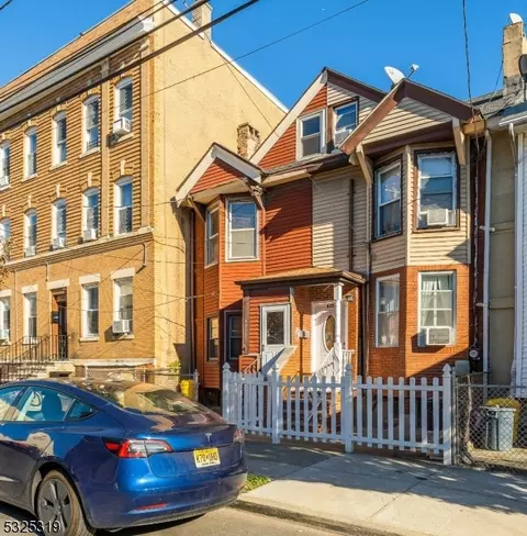 435 12 John St, East Newark, NJ 07029