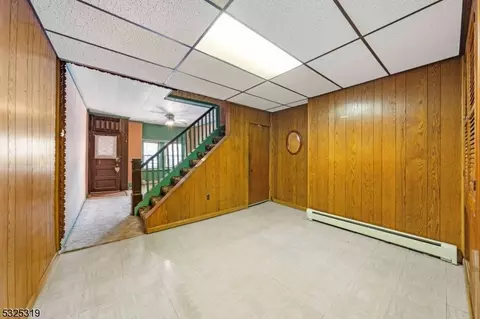 435 12 John St, East Newark, NJ 07029 photo 4