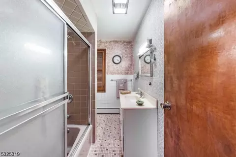 435 12 John St, East Newark, NJ 07029 photo 15