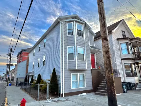 292 Van Houten St, Paterson, NJ 07501