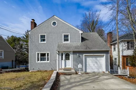 29 Laurel Ave, Livingston, NJ 07039