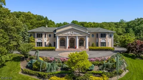65 Avon Dr, Essex Fells, NJ 07021