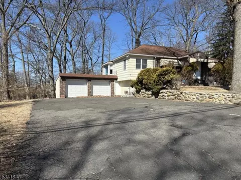 455 Manchester Ave, North Haledon, NJ 07508