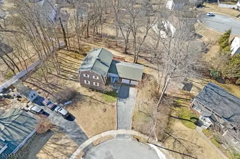 9 Picardy Rd, Succasunna, NJ 07876