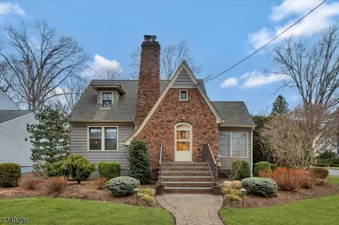43 S Mitchell Ave, Livingston, NJ 07039