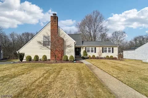 32 Normandy Dr, Parsippany, NJ 07054