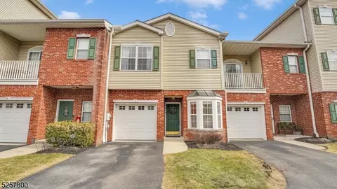 5 Windsor Dr, Lincoln Park, NJ 07035