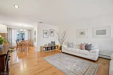 75 Pine Grove Rd, Berkeley Heights, NJ 07922