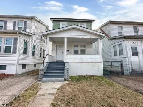 270 40th St, Irvington, NJ 07111