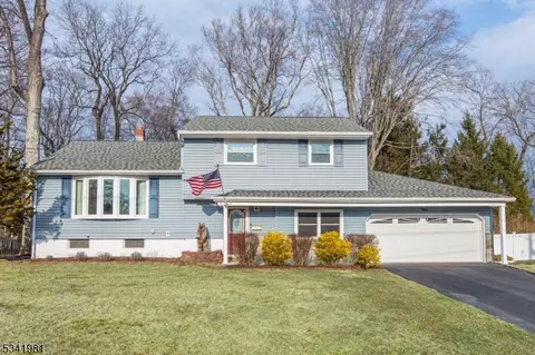 3 Kadel Dr, Succasunna, NJ 07876