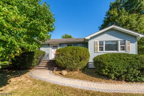 4 Elizabeth St, Hanover, NJ 07981