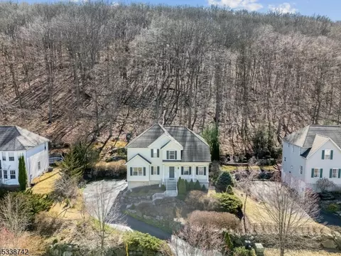 7 Bowers Dr, Hackettstown, NJ 07840