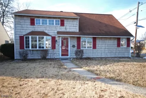 128 Homes Park Ave, Iselin, NJ 08830