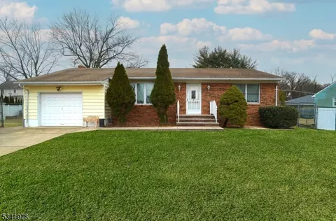 136 Floyd St, Edison, NJ 08820