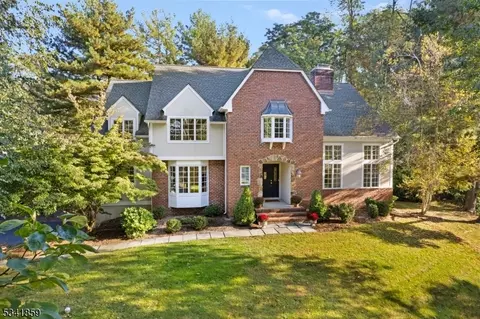 14 Langford Dr, Mendham Twp, NJ 07945