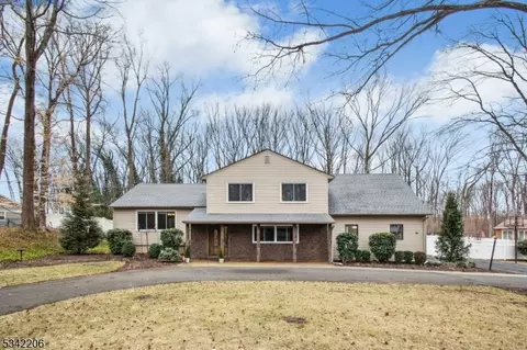 26 Highlander Dr, Scotch Plains, NJ 07076