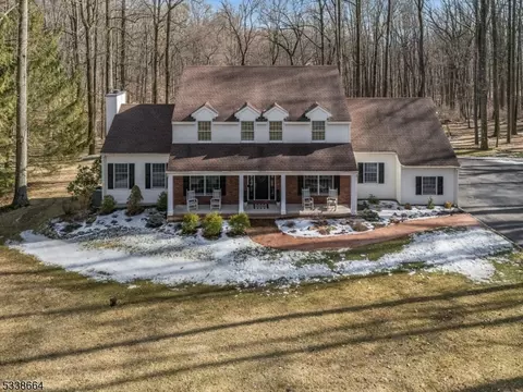 4 Devonald Dr, Asbury, NJ 08802 photo 2