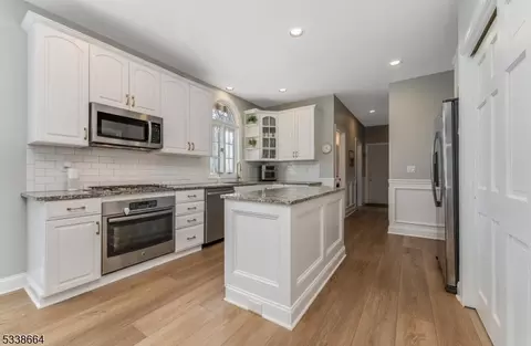 4 Devonald Dr, Asbury, NJ 08802 photo 11