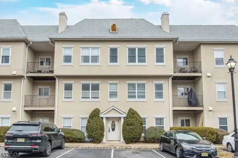 413 Brittany Dr, Wayne, NJ 07470 photo 2