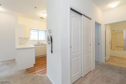 413 Brittany Dr, Wayne, NJ 07470 photo 10