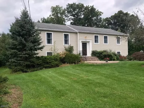 14 Mitchell Ave, Chatham Twp, NJ 07928