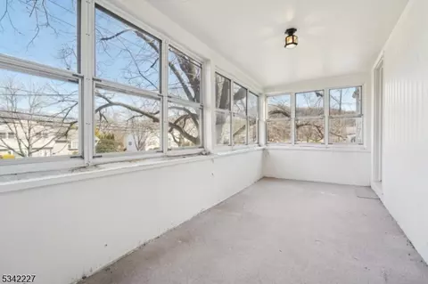 416 Valley View Ave, Paramus, NJ 07652 photo 11