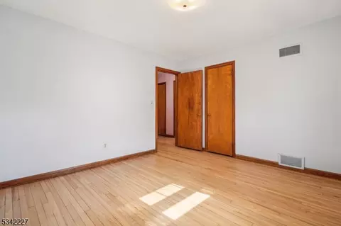 416 Valley View Ave, Paramus, NJ 07652 photo 21