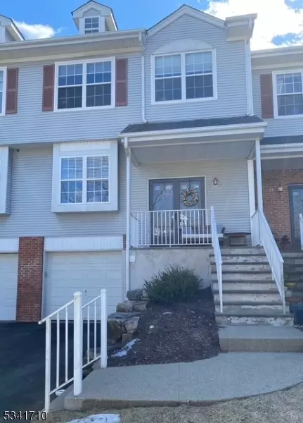25 Birch Ter, Mount Arlington, NJ 07856