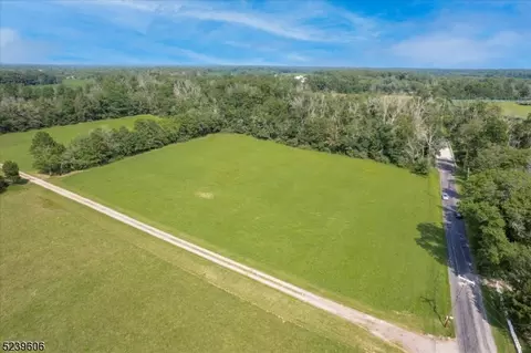 33 Barbertown Point Breeze, Kingwood Twp, NJ 08825