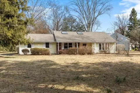 6 Wiltshire Dr, East Windsor Twp, NJ 08520