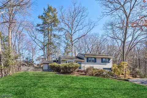 429 Pines Lake Dr, Wayne, NJ 07470