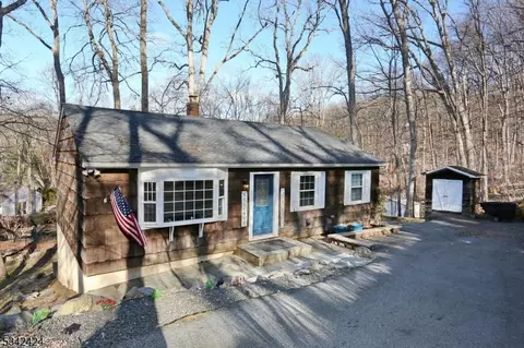 416 Cupsaw Dr, Ringwood, NJ 07456