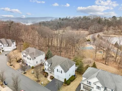 10 Poplar Ct, Hackettstown, NJ 07840
