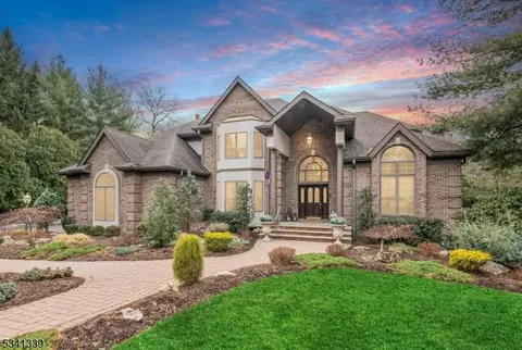 23 Horizon Dr, Wayne, NJ 07470
