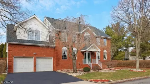 20 Mcelroy Ln, Belle Mead, NJ 08502