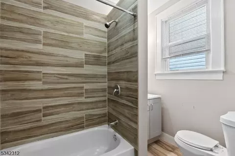 21 Edwin Pl, Newark, NJ 07112 photo 13