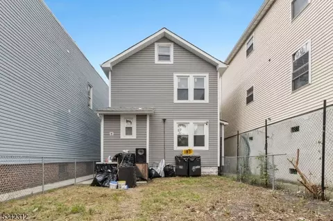 21 Edwin Pl, Newark, NJ 07112 photo 16