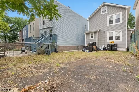 21 Edwin Pl, Newark, NJ 07112 photo 15