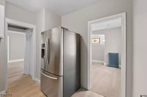 21 Edwin Pl, Newark, NJ 07112 photo 7