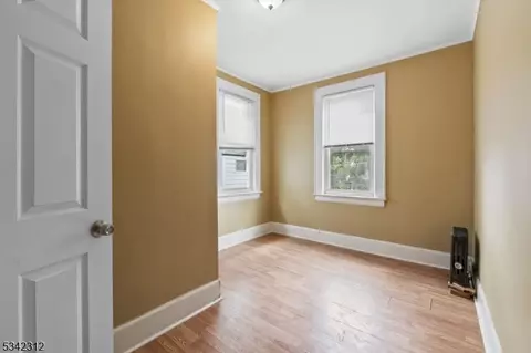 21 Edwin Pl, Newark, NJ 07112 photo 12