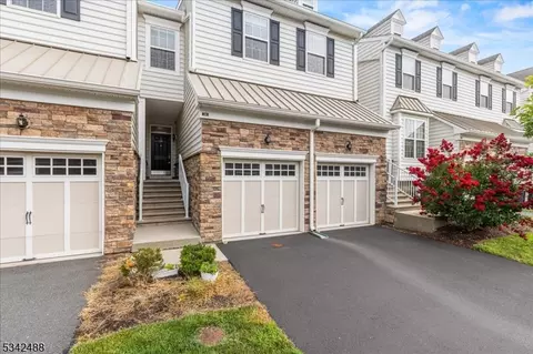 24 Braeburn Dr, Skillman, NJ 08558